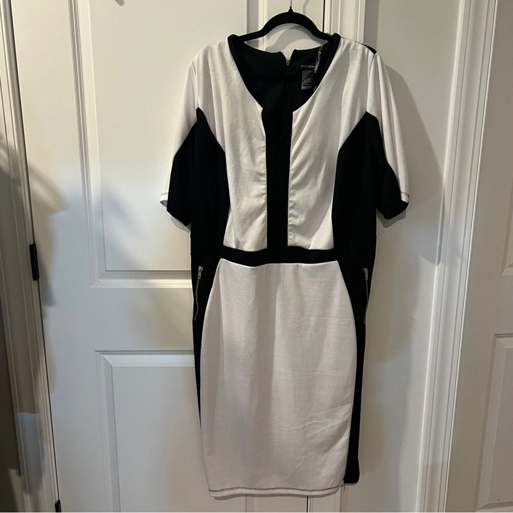 NWT Ashley Stewart 30/32 5X 6X Black and White Midi Sheath Dress Colorblock